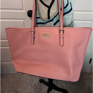 Michael Kors Pink and Gold Shoulder Bag with Elegant Design